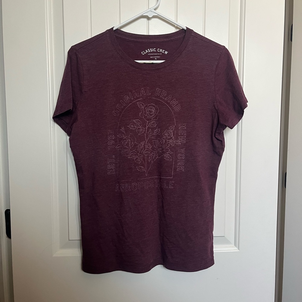 💝3/$10💝 Aeropostale Woman’s Classic Crew Maroon T-Shirt